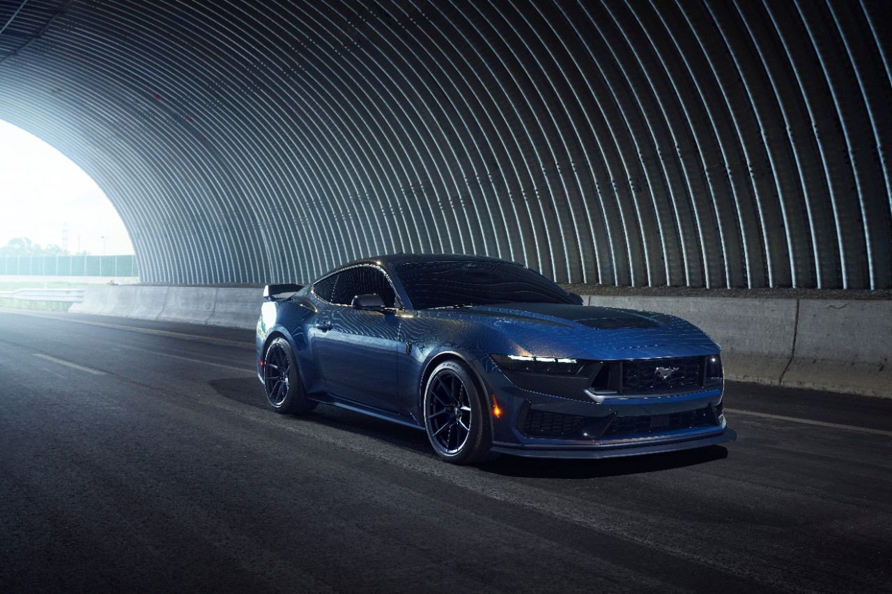 Mustang-Dark-Horse_347